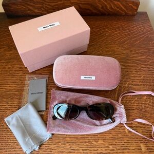 Miu Miu 06ZS Sunglasses with Pink Velvet Case - 100% Authentic